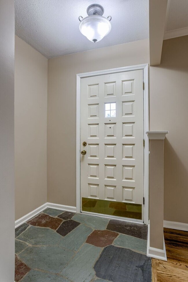 Foto del edificio - Bright & Spacious 4 Bed In Pacific Heights!!
