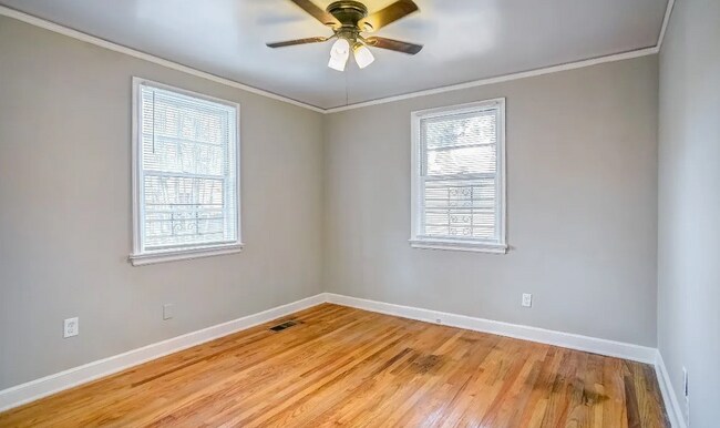 Building Photo - 3576 N Wareingwood Dr