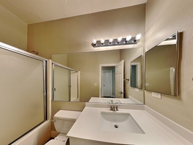 Building Photo - 6520 Black Star Point Ct