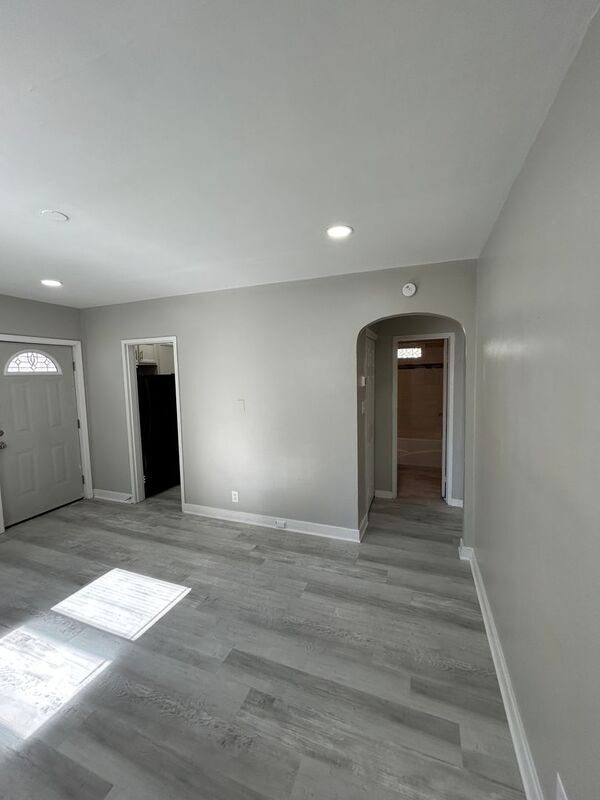 Building Photo - 3425 1st Ave