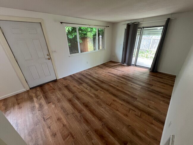 Foto del edificio - 2115 Carlson Rd