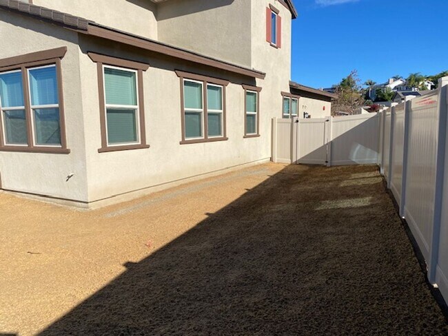 Building Photo - New Construction in the Farms with the bes...