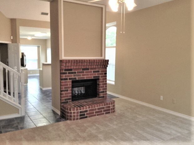 Foto del edificio - 1618 Post Oak Drive