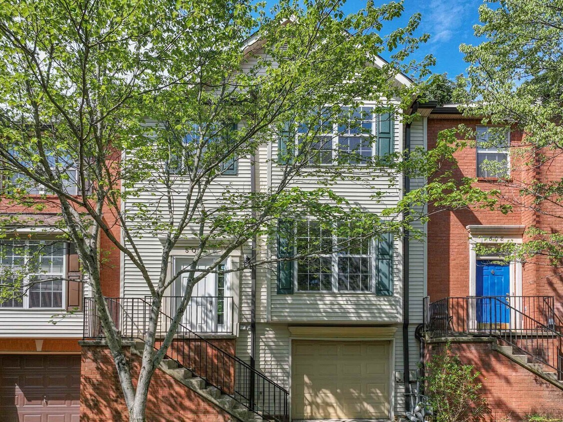 Foto principal - 509 Huntington Ridge Dr