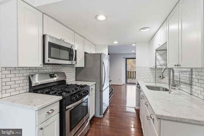 Foto del edificio - 5497 Endicott Ln