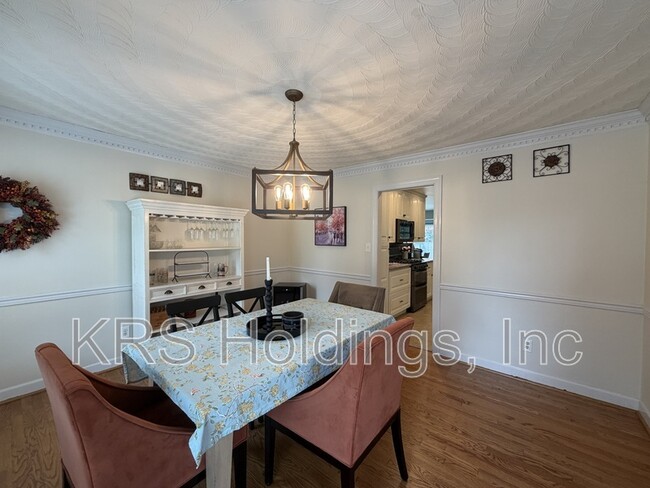 Building Photo - 1520 Woodside Ct