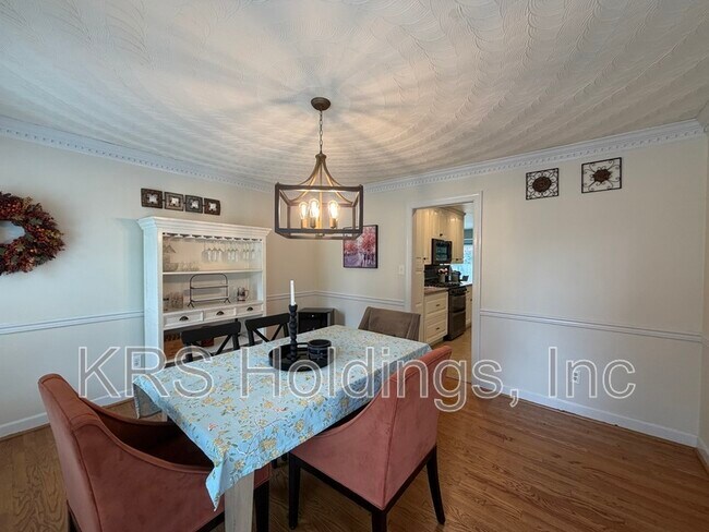Foto del edificio - 1520 Woodside Ct