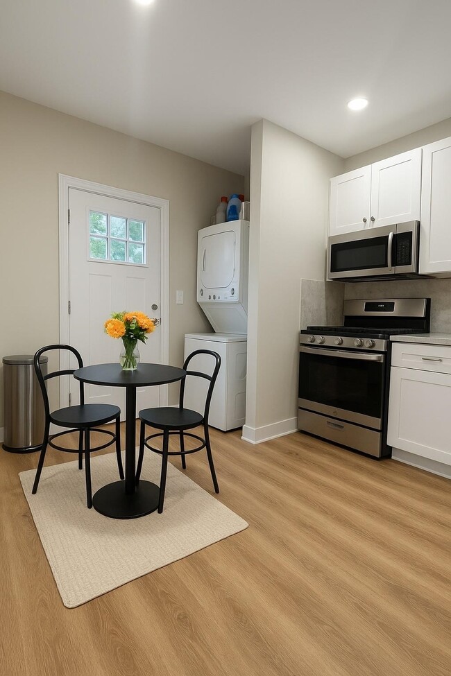 Building Photo - 115 CARTERET Ave