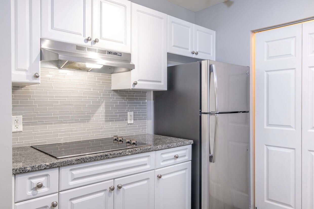 Ellington Metro West Apartments in Westborough, MA