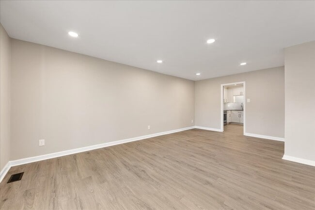 Building Photo - 4700 Walden Ct