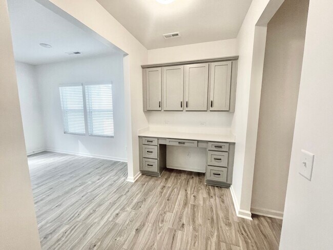 Building Photo - Brand New 3 br 2.5 ba Paired Home minutes ...