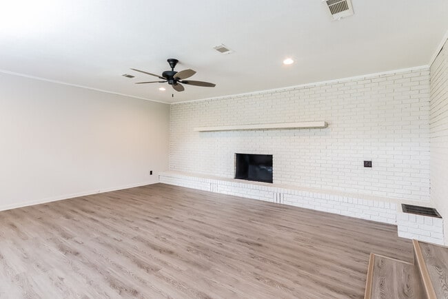 Building Photo - 1523 Whitlock Dr