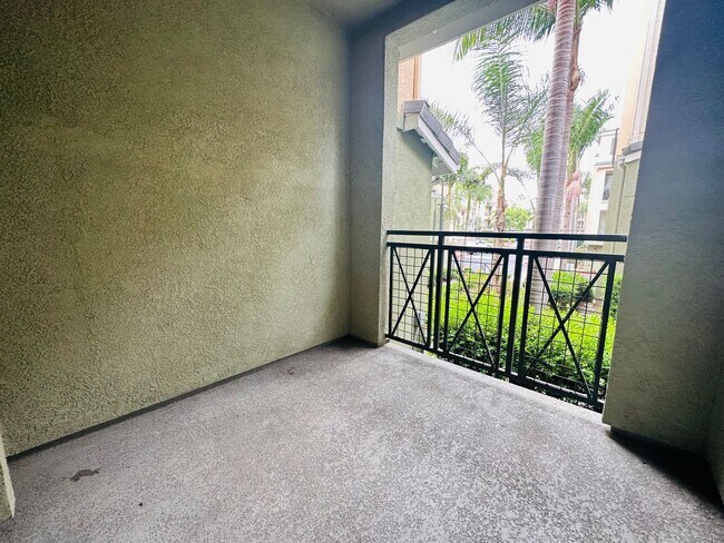 Foto del edificio - Huge 2 Bedroom 2 Bath Townhouse in Kearny ...