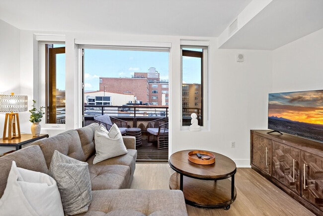 Foto del edificio - 1800 Massachusetts Ave NW