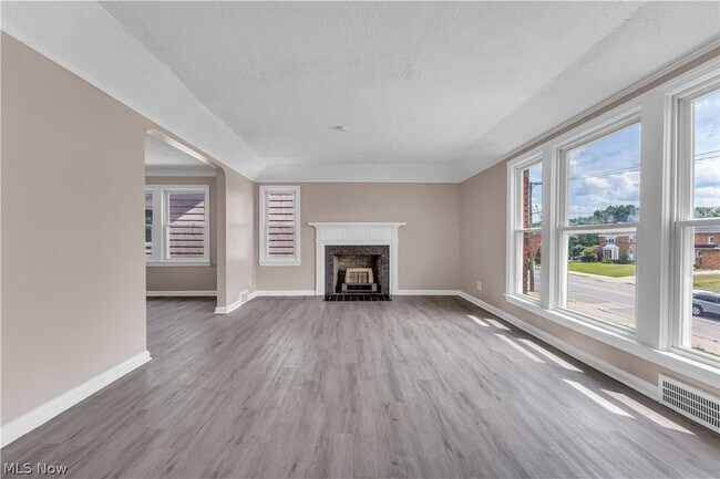 Foto del edificio - 13613 Cedar Rd