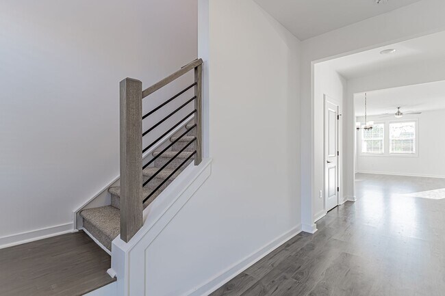 Foto del edificio - Price Reduced for an 18 month lease! Brand...