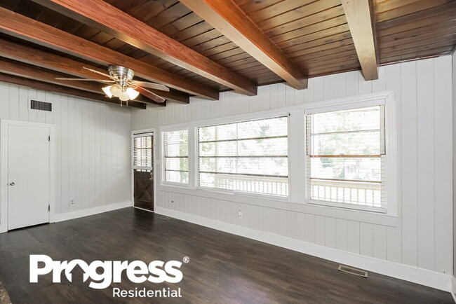 Building Photo - 379 Hilltop Cir