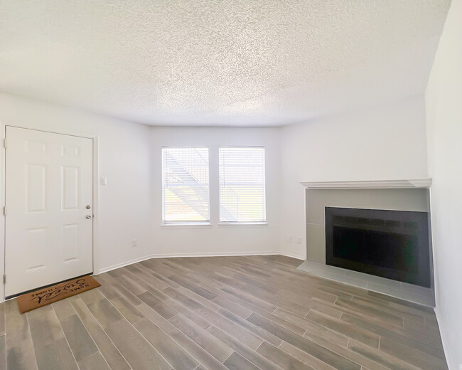 A1 - Living Room - Summerwood Apartments