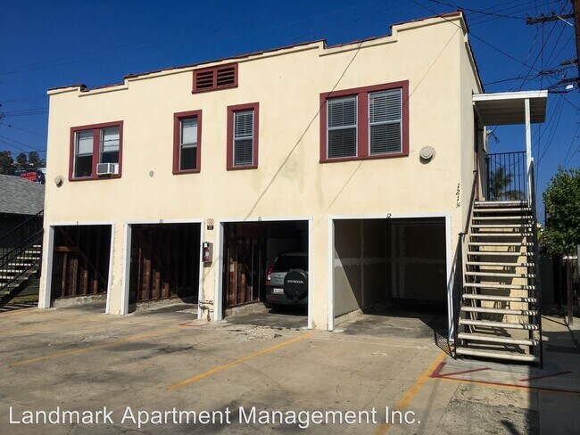 Building Photo - 123 1/2-123 1/2 E Ave 44