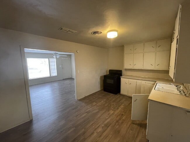 Foto del edificio - Charming 2-Bedroom Retreat in the Heart of Lubbock
