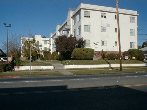 Primary Photo - 3105 High St