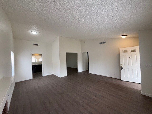 Foto del edificio - 474 Old Palms Dr