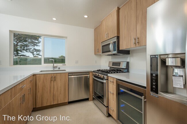 Foto del edificio - 7 br, 4 bath House - 6779 Del Playa Drive