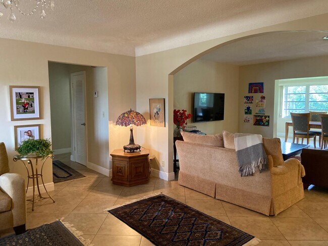 Foto del edificio - 1270 SW 8th St