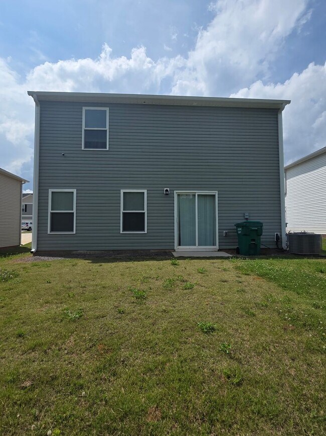 Foto del edificio - 3 Bedroom 2.5 bath home in Gaffney