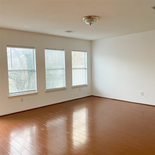 Foto del edificio - 11737 Logan Ridge Dr