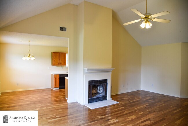 Foto del edificio - Home For Rent In Birmingham, AL - COMING S...