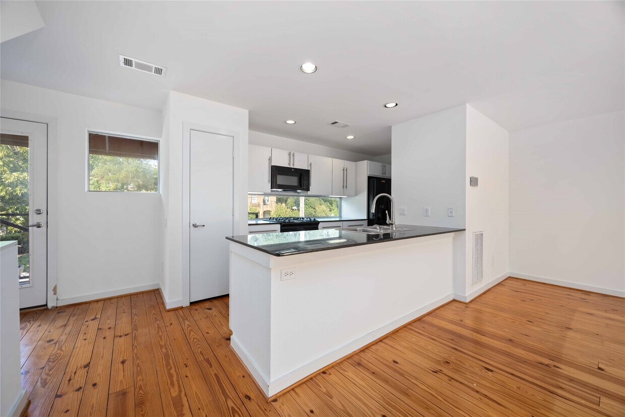 Foto principal - 2605 Calumet St