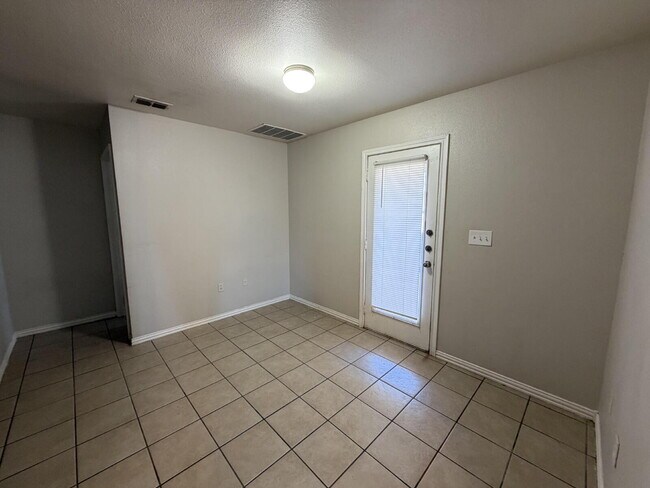 Foto del edificio - Wonderful 3/3/2 Duplex in North Lubbock!