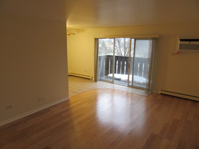 Foto del edificio - 135 Pickwick Dr