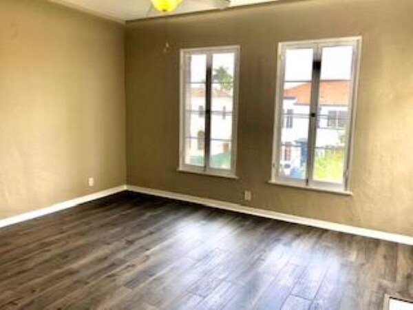 Building Photo - 444 N Sierra Bonita Ave
