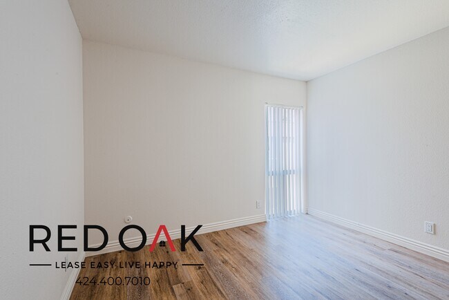 Foto del edificio - 17830 Sherman Way