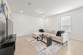 Building Photo - 217 Summit Dr