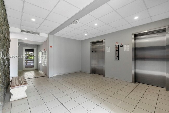 Foto del edificio - 900 SW 84th Ave