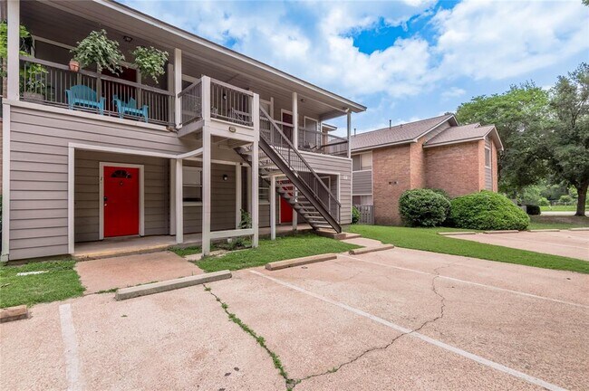 Foto del edificio - 2404 Sycamore Ave