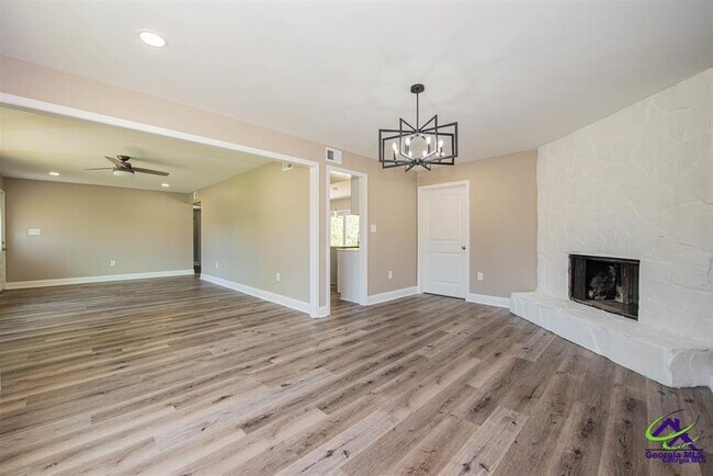 Building Photo - 401 Feagin Mill Rd