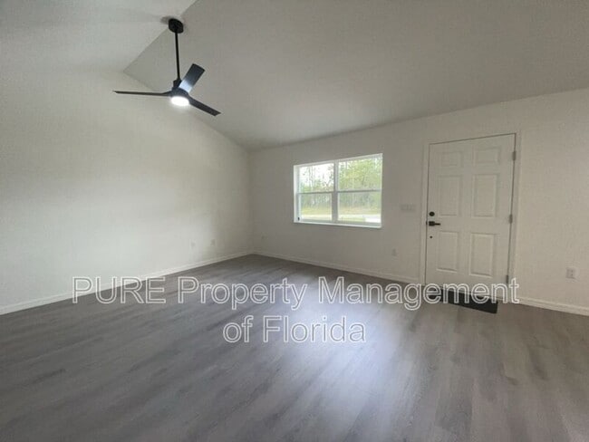 Building Photo - 6070 SW 137th Loop