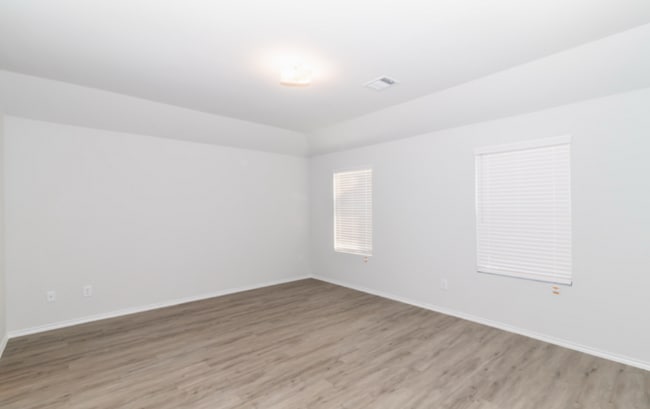 Foto del edificio - 8601 Wilkins Oaks Dr