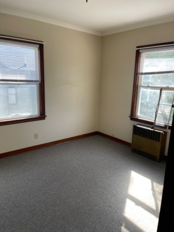 Building Photo - 211 E Walnut St