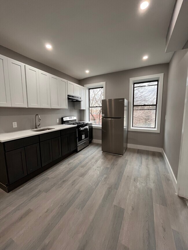 6 Bergen Ave 32 - 12 Bergen Ave