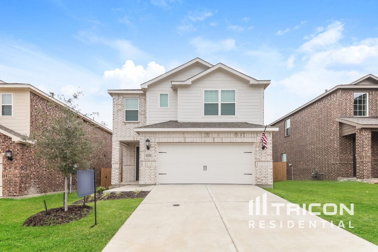 Primary Photo - 1207 Bullock Dr