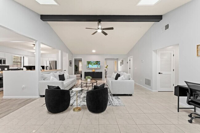 Foto del edificio - 4629 Golden Spike Ct