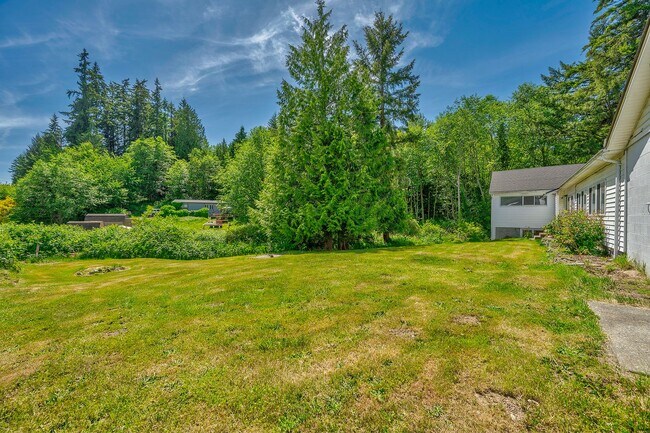 Building Photo - Bothell Rambler