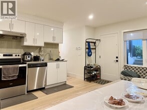 Building Photo - 901 Jackson Crescent