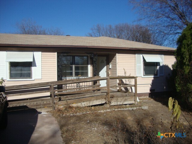 Foto del edificio - 205 E Voelter Ave