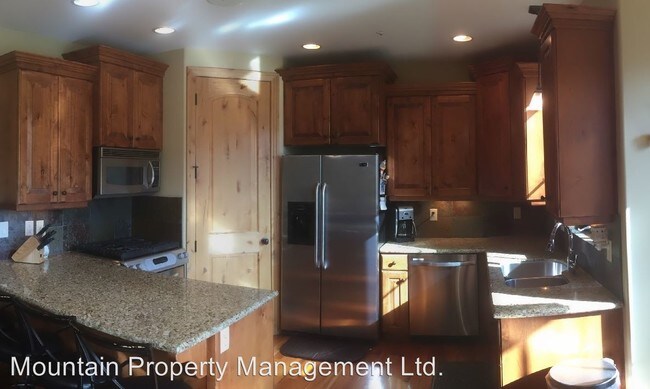 Building Photo - 3000 Canyon Link Dr